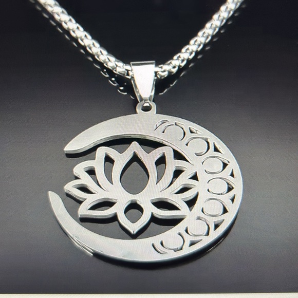 Flower lotus moon necklace - Picture 4 of 4